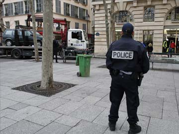 French woman lived with body of dead mother for several years