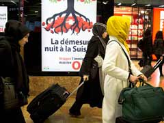 Swiss voters back limit on immigration