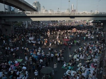Thai protesters join final anti-government march before election
