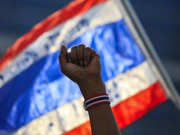 Thai polling chiefs, seeking to fix broken vote, meet and adjourn