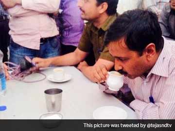 Blog: In Gujarat, chai with Arvind Kejriwal at a dhaba