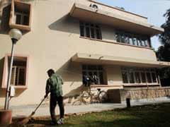 Delhi: Arvind Kejriwal overstays in official bungalow