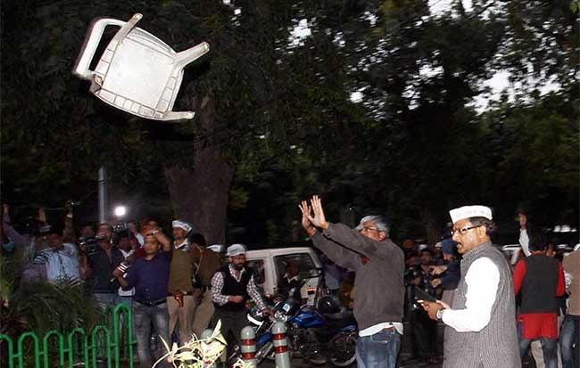 We should remain non-violent: Arvind Kejriwal after FIR against top AAP leaders