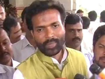 BS Sriramulu re-joins BJP, says Sushma Swaraj 'like my mother'