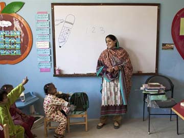 Pakistani woman on a mission to educate children