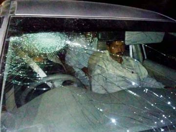 Hunt begins for those who attacked Arvind Kejriwal's car in Gujarat