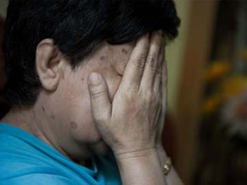 Malaysia Airlines plane missing: Tears and fury as relatives wait for news  