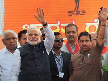 Congress leaders speak like they have landed from Mars: Narendra Modi