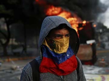 Protests and talks widen rifts in Venezuela opposition