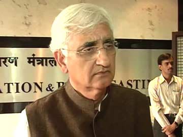 Khurshid questions Modi clean chit: 'nursery kid with good marks can't be doctor'