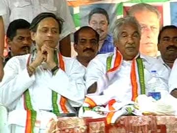 Oommen Chandy kicks off poll campaign from Shashi Tharoor's constituency