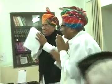 In Barmer, it's BJP vs Jaswant Singh. Sona Ram files nomination