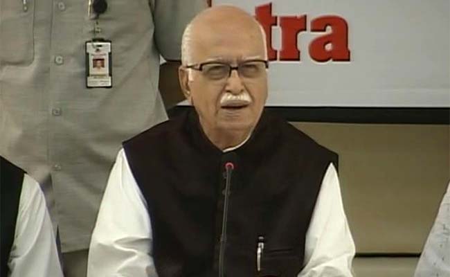 LK Advani can choose to contest from Bhopal or Gandhinagar, says Rajnath Singh: latest developments