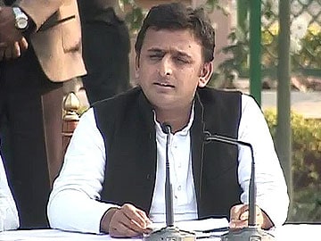 Man detained for protesting at Akhilesh Yadav's rally