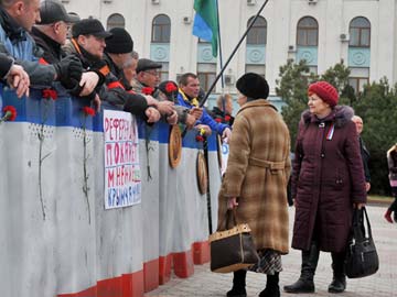 Ukraine navy chief switches allegiance to Crimea pro-Russia authorities