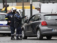Paris lifts partial car ban after drop in pollution