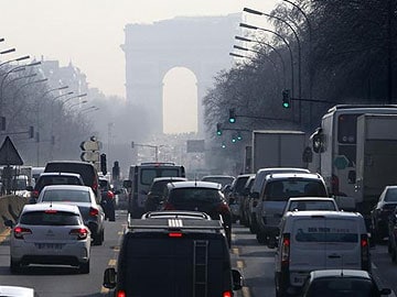 Paris prepares for partial car ban to combat pollution