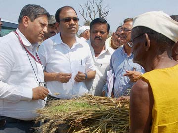 Farmer suicides: Maharashtra government announces Rs 4000 crore package