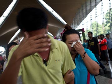 Malaysia turns to FBI for help in plane inquiry