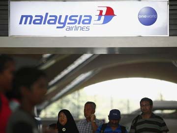 Malaysia Airlines jet mystery obsesses aero industry, just what to do unclear