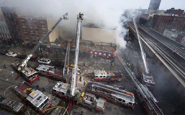 Two New York buildings collapse in explosion, 1 dead