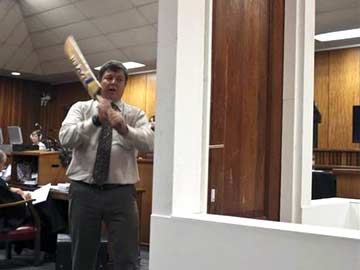 Oscar Pistorius trial reconstructs moment he smashed toilet door with bat