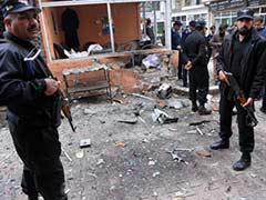 Bomb in southwest Pakistan kills 10: officials