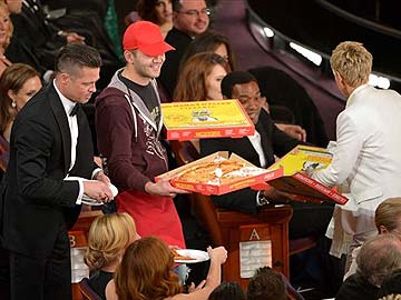 Guess how much this pizza delivery boy was tipped at the Oscars?