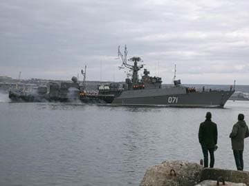 Russia sends ultimatum to two Ukraine warships