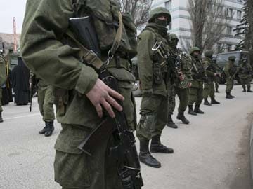 Russia gives Ukraine forces ultimatum to surrender in Crimea