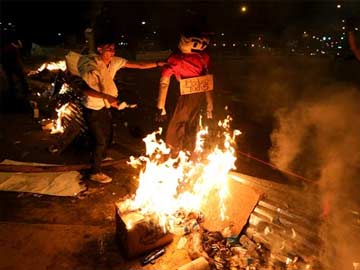 Protests continue after Venezuelan diplomatic win