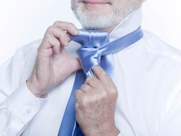 This man can tie a 'Windsor Knot' in less than 18 seconds!