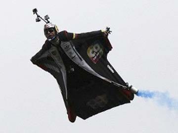 French, New Zealand wingsuit fliers die in Switzerland: police