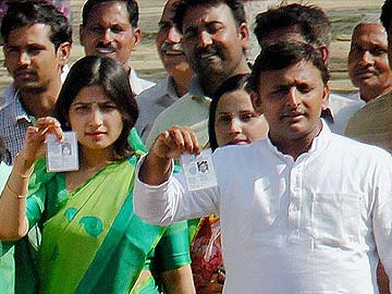 Akhilesh Yadav, wife have narrow escape as bird hits chopper