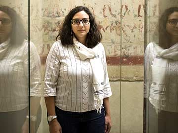 Taking on Egypt's looters of antiquities using Twitter Taking on Egypt's looters of antiquities using Twitter