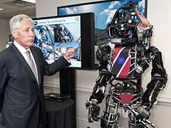 Pentagon scientists show off life-size robot