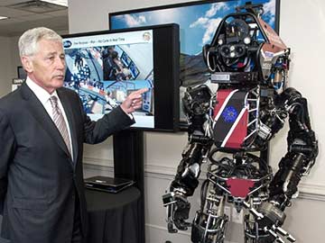 Pentagon scientists show off life-size robot