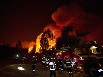 Responders fight to control outbreaks in killer Chilean blaze