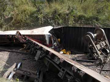 Rescue teams search for DR Congo train crash survivors