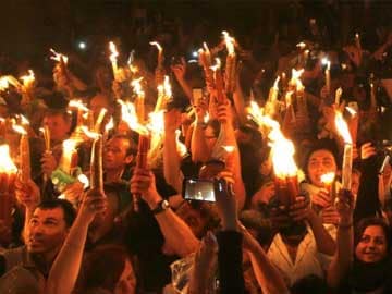 Christians mark Holy Fire rite on eve of Easter