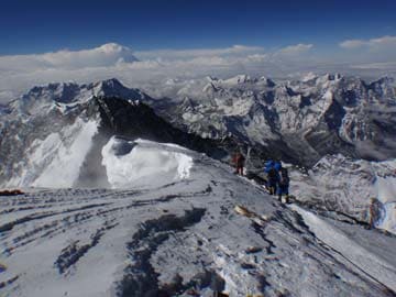 Death toll in Mount Everest avalanche rises to nine: official