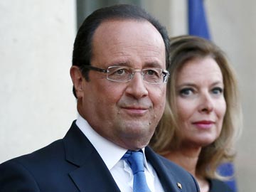 With one tweet, Francis Hollande's ex puts pressure on Mexico trip