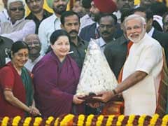 In Tamil Nadu, a daddy, lady and Modi in final election speeches