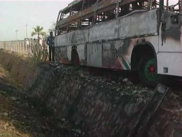 Six killed as bus catches fire in Karnataka