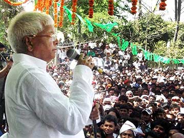 Lalu labels Nitish-Modi as 'bosom friends'