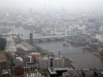 Residents wheeze as England hit by second day of smog