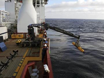 Search for missing Malaysia Airlines jet refocuses on drone scans of seafloor