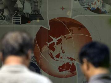 14 planes, 9 ships hunt for MH370 in remote Indian Ocean stretch