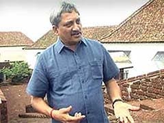 Arvind Kejriwal advertising simplicity to market himself, says Manohar Parrikar