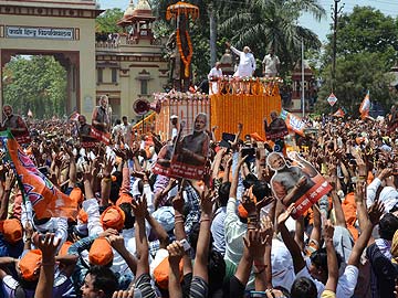 Narendra Modi's Varanasi roadshow a poll violation, says Congress